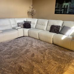 Off White Sectional Like New 