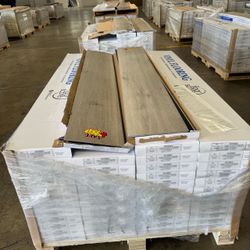 Up $0.99/sq ft 5.5mm~10mm Luxury Vinyl Plank Flooring SPC Flooring Click Locked Wholesale Price