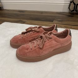 Womens Puma Shoes Size 9.5