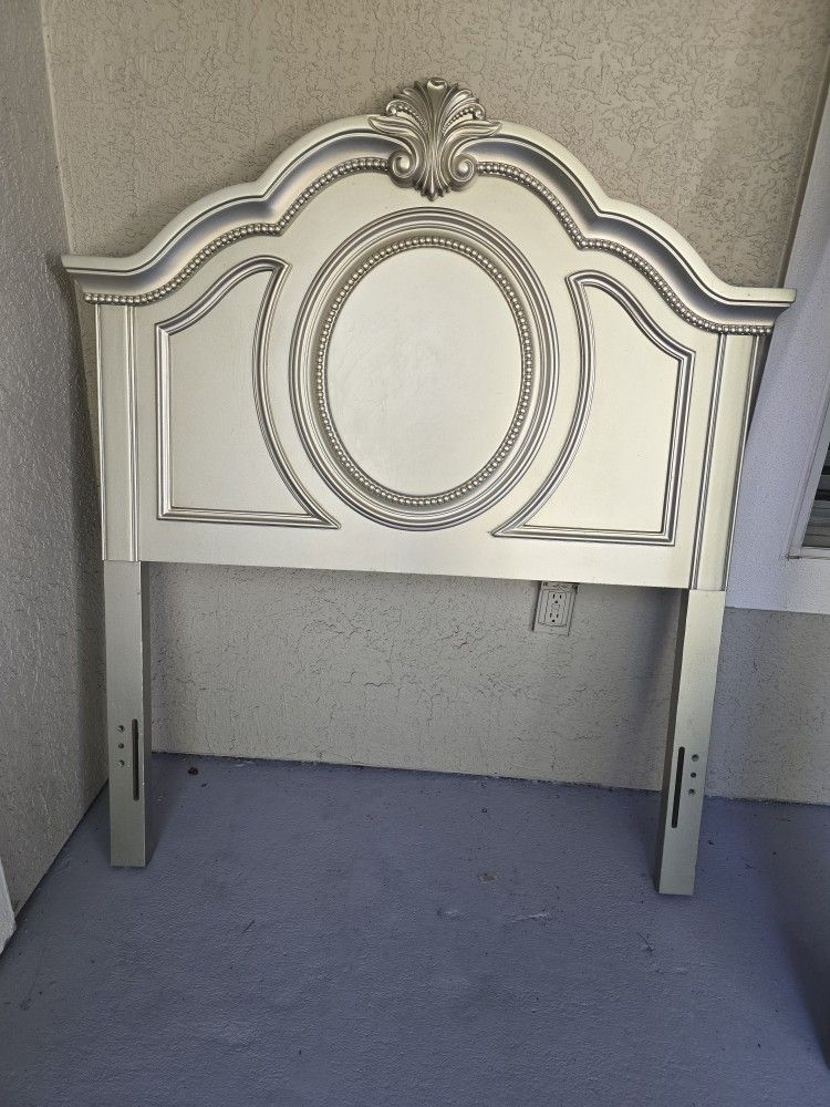 Princess Twin Size Bed Set with dresser