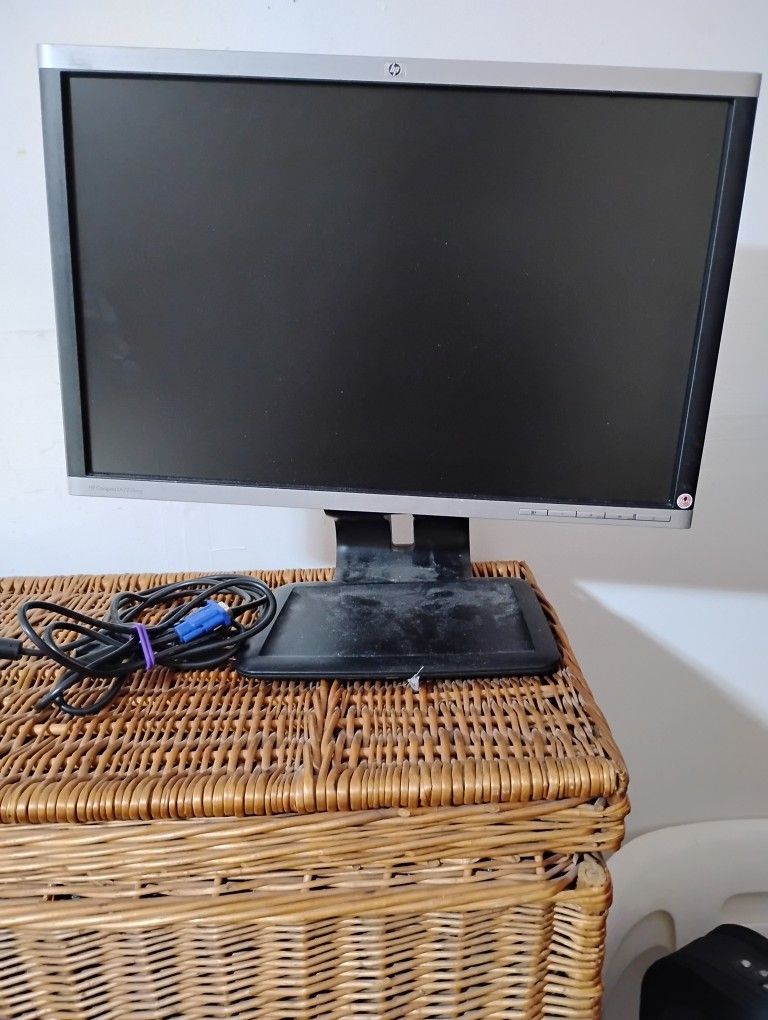 Desk Top HP Monitor