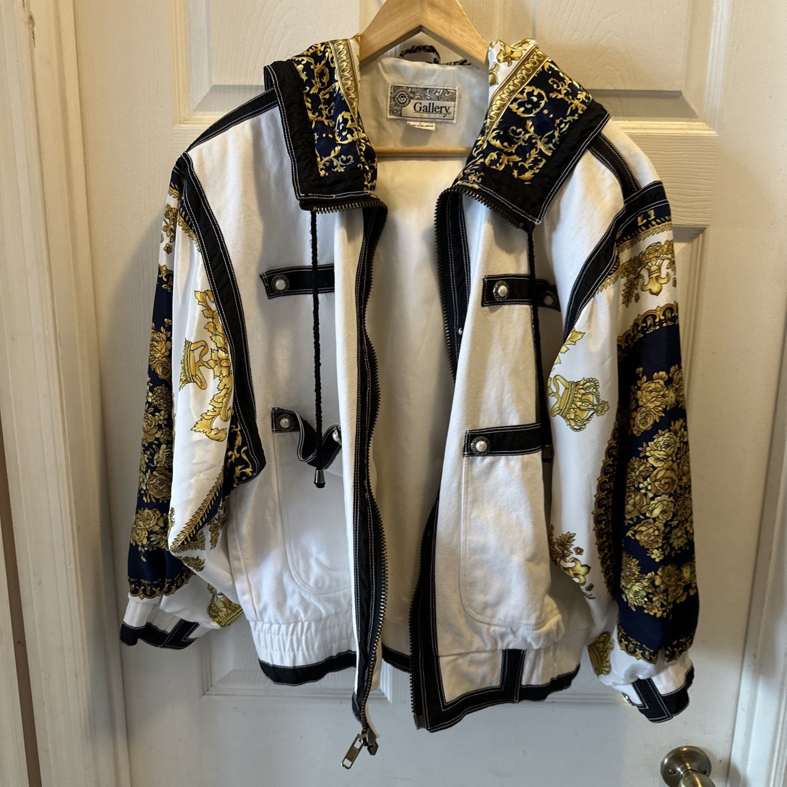 Vintage 90s Women's white and gold Gallery Sport Abstract Jacket Size L Over Print VTG RARE