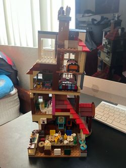 LEGO Harry Potter Attack on the Burrow