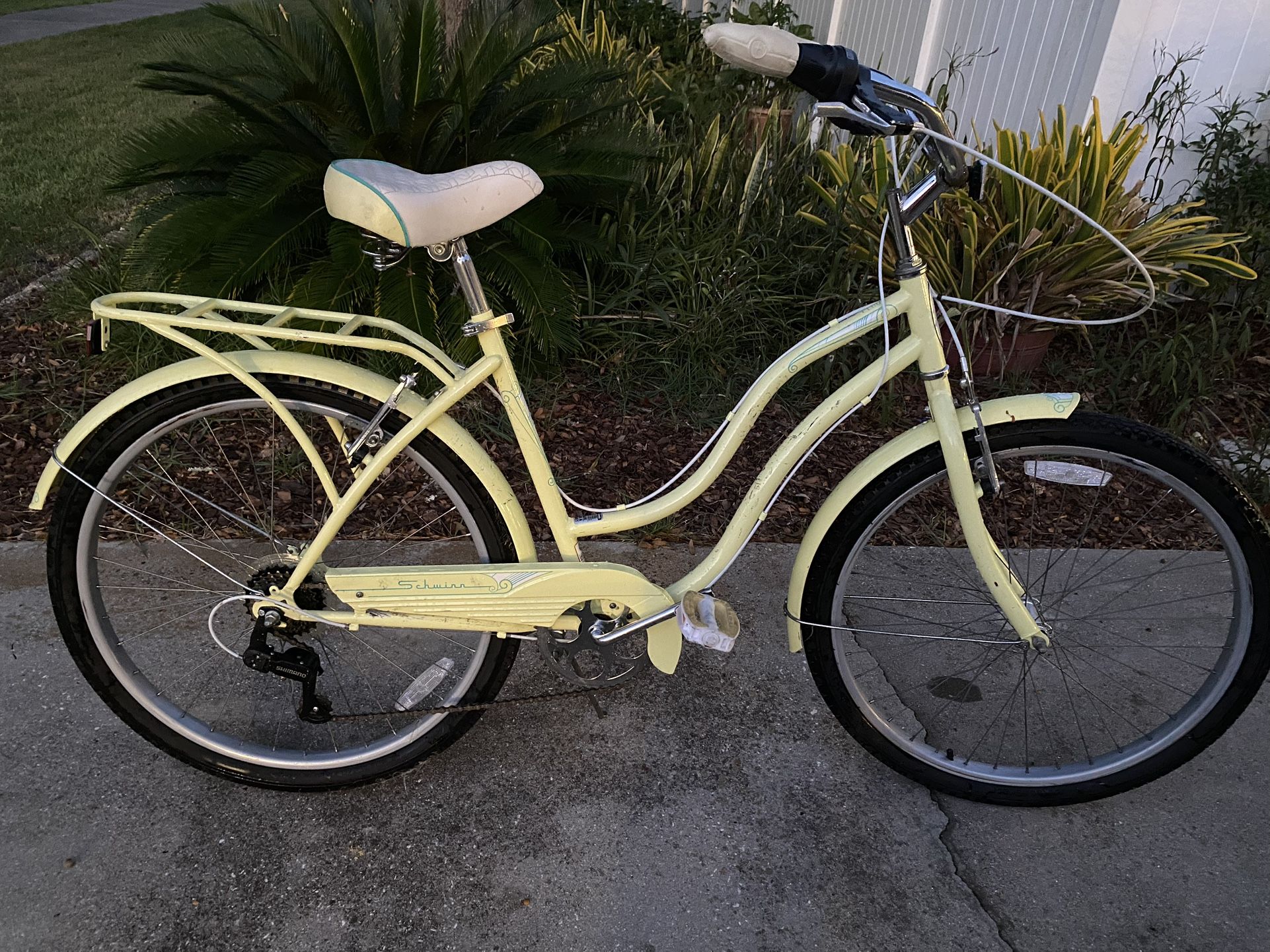 Schwinn Women's 26" Cruiser Bike