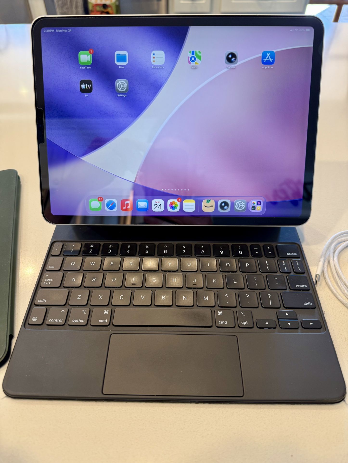 Apple iPad Pro 11-inch, Wi-Fi + Cellular, Apple Magic Keyboard, Apple Smart Folio