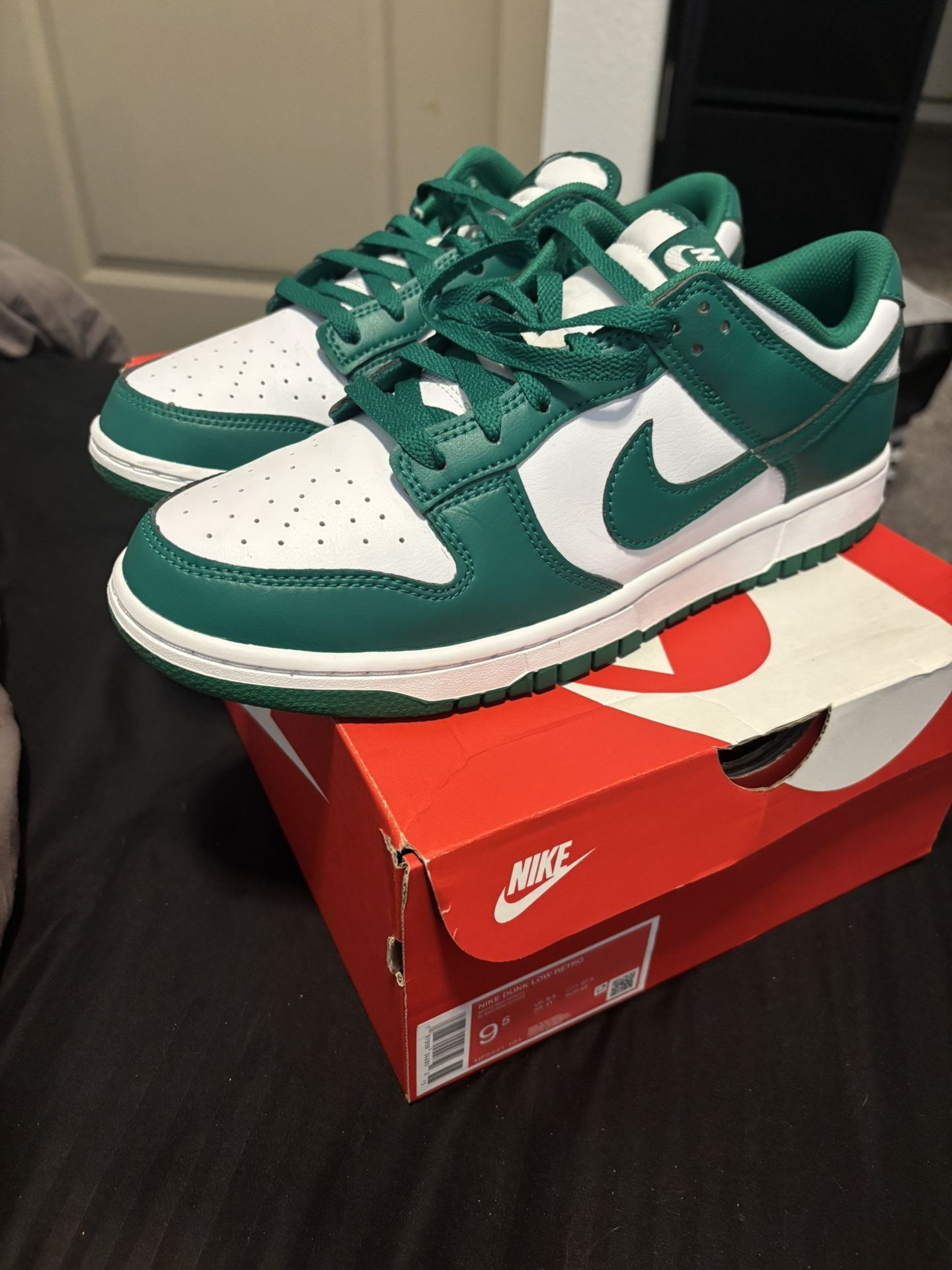 Nike Dunk Low Retro Men’s 9.5 OBO