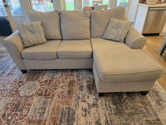 Like new Sofa with Chaise lounge