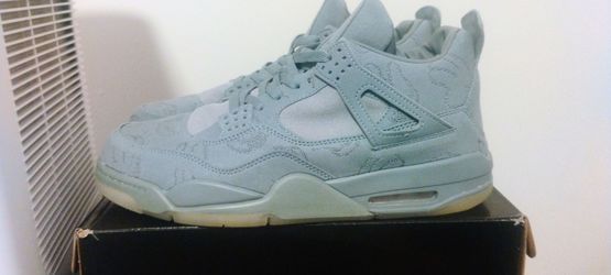 Air Jordan 4 Retro KAWS Grey size 12