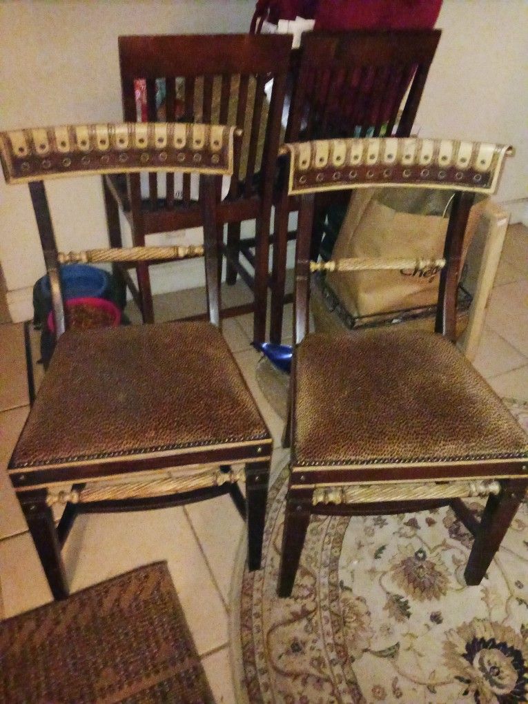 2 Gorgeous Accent Chairs   30 Set Firm Look My Post Moving Soon