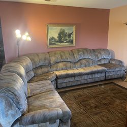 Couch With Pullout Bed 