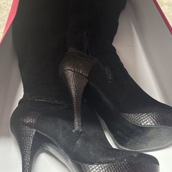 Guess Women Boots 7.5