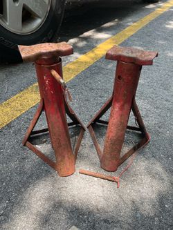 Pair of Red Jack Stands