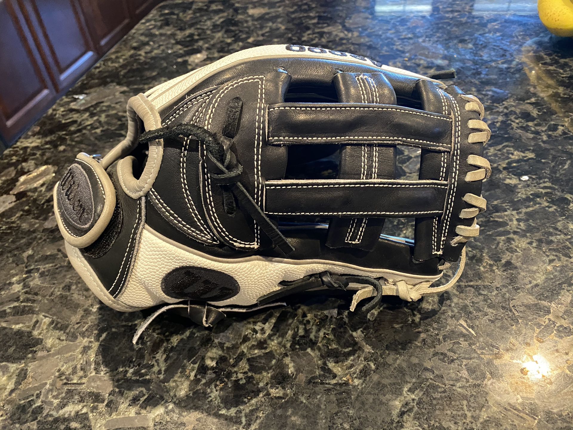 Wilson Fastpitch Softball glove