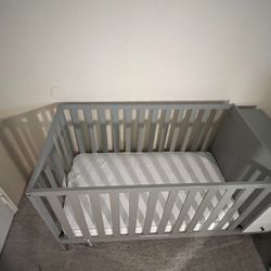 Selling Crib With Mattress 100$