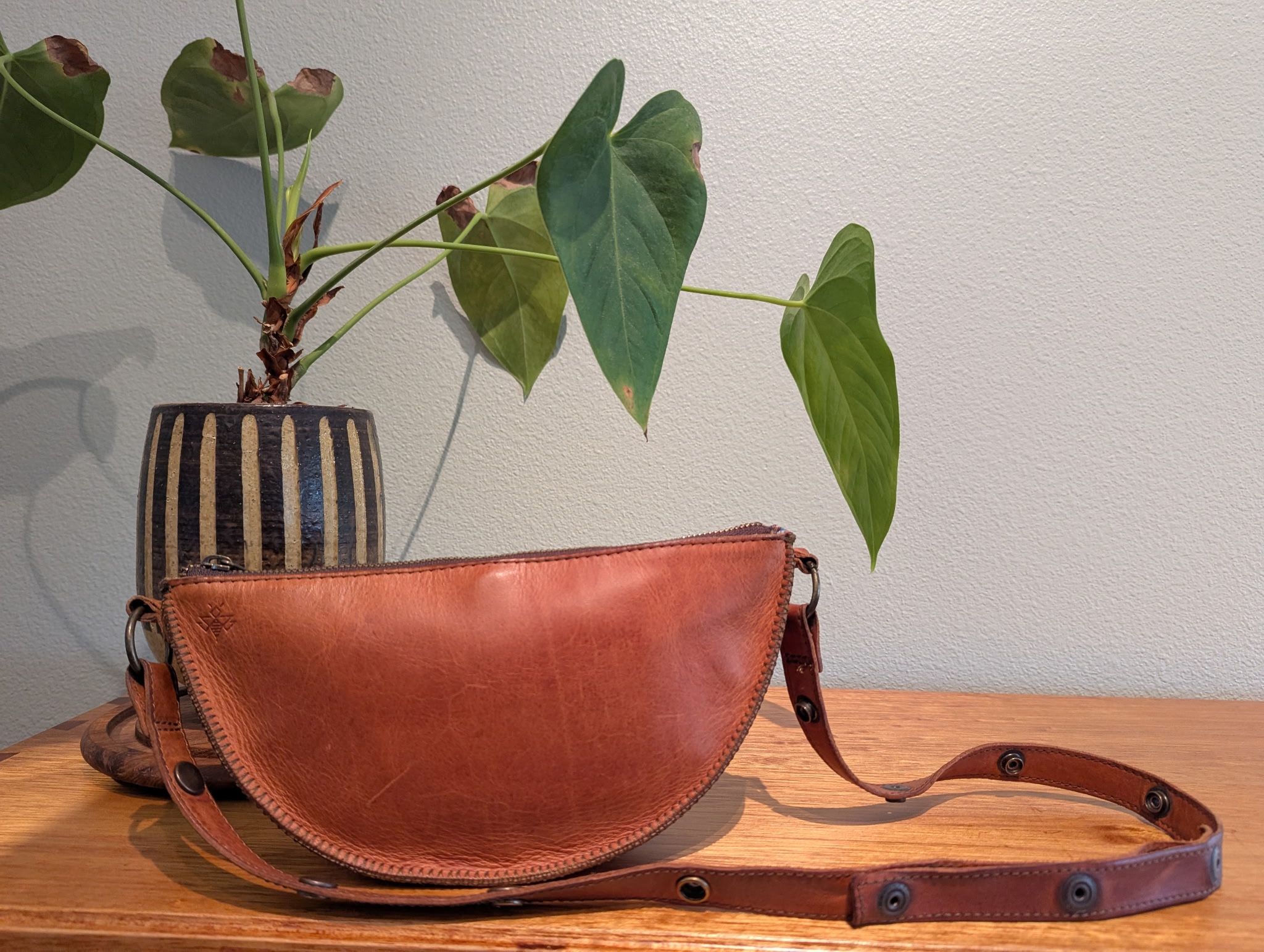 Lyons Leather Co. Honey Bee Bag