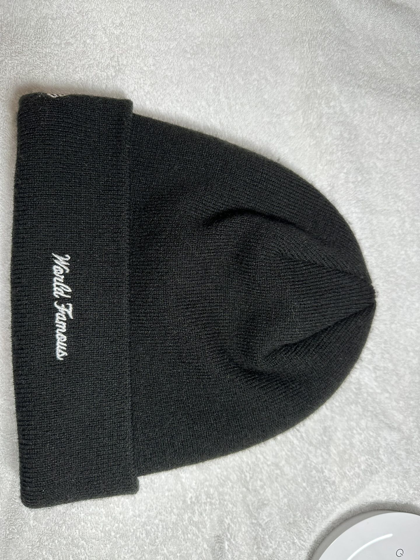 Supreme Beanie ( authentic )