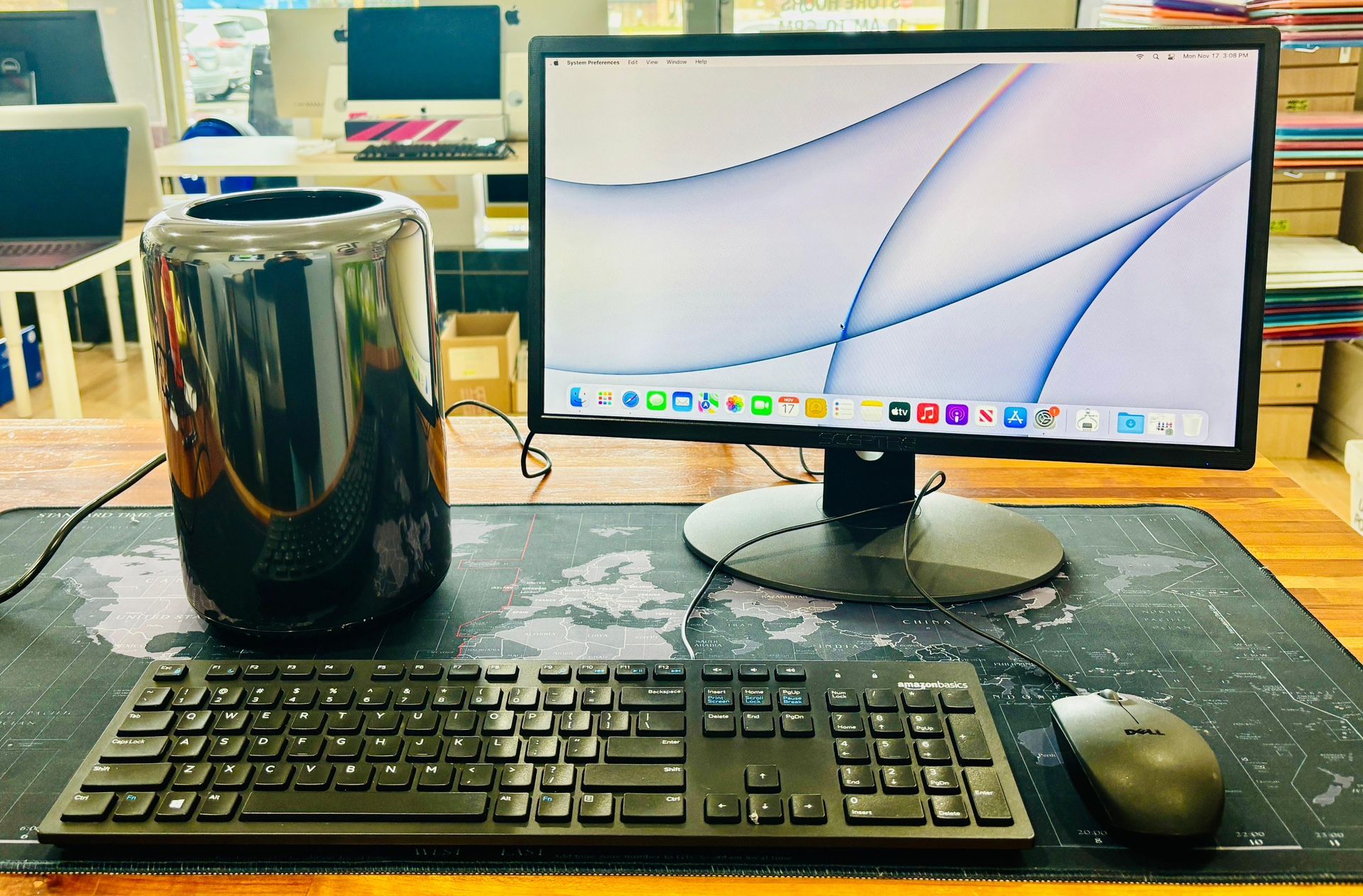 Apple Mac Pro TrashCan 🗑️ 6-Core Intel Xeon 16GB 256GB AMD D500 Graphics!!