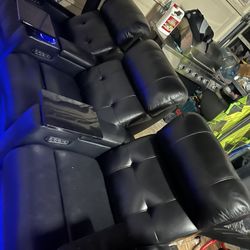 Set Of 3 Recliner Chairs