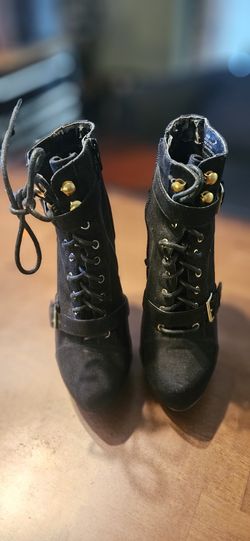 JustFab Suede Booties (Size 6.5)