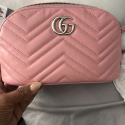 GUCCI MAKE UP BAG😍