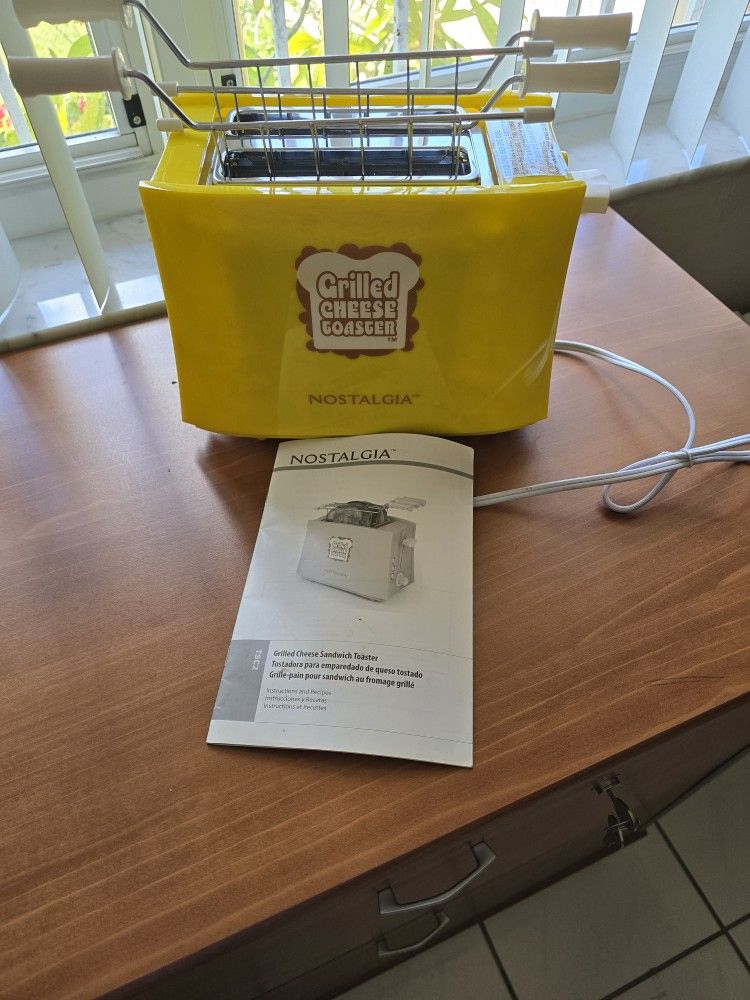 Nostalgia Grilled Cheese Sandwich Toaster