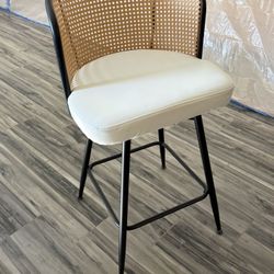 4 Bar Stools