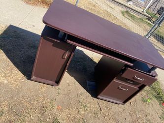 Computer desk