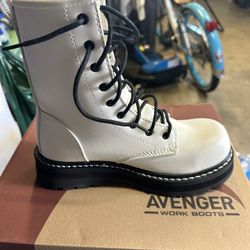 Women’s avenger working boots !!