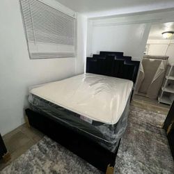 Juego De Cuarto De 4 Piezas Ask For Price