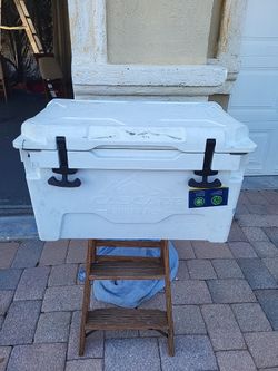 Cascade Mountain Tech Cooler 450