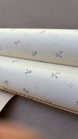 Wallcoverings wallpaper prepasted strippable stain resistant $4 roll small flowers pastel