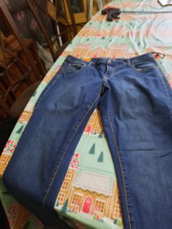 Woman's pants size 16