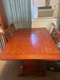 Dinning Table and Matching Hutch