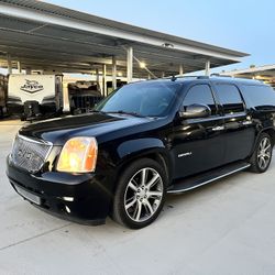 2011 GMC denali yukon XL 