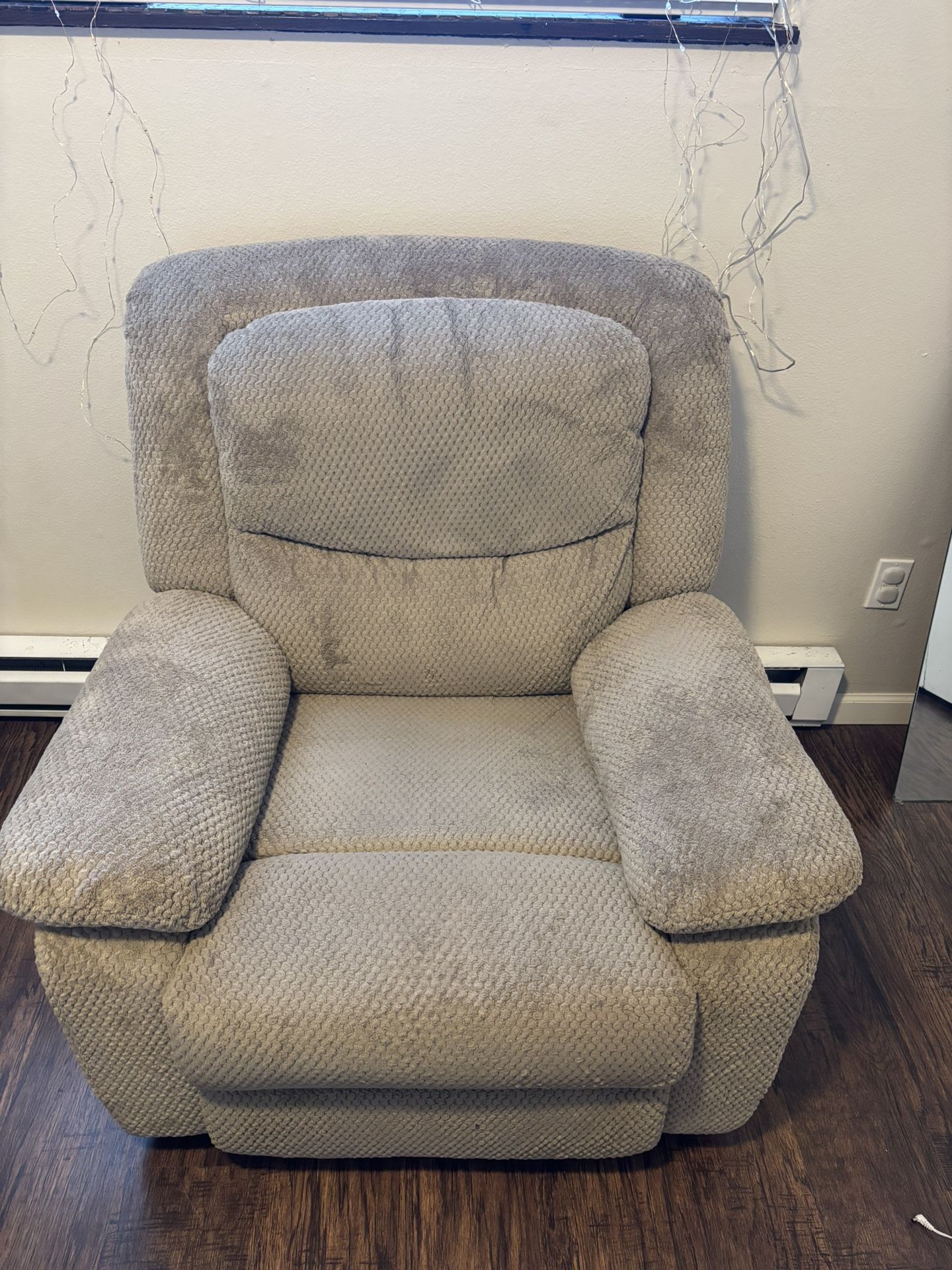 Serta Electric Recliner