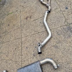 Two thousand nineteen grand cherokee 3.7 Motor Front To Back Custom High Performence exhaust system.