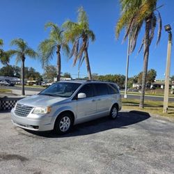 2010 Chrysler Town And Country 