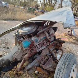 Auto parts Good 454 Chevy And Transmission 