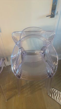 Set of 6 Acrylic Ghost Chairs mint condition