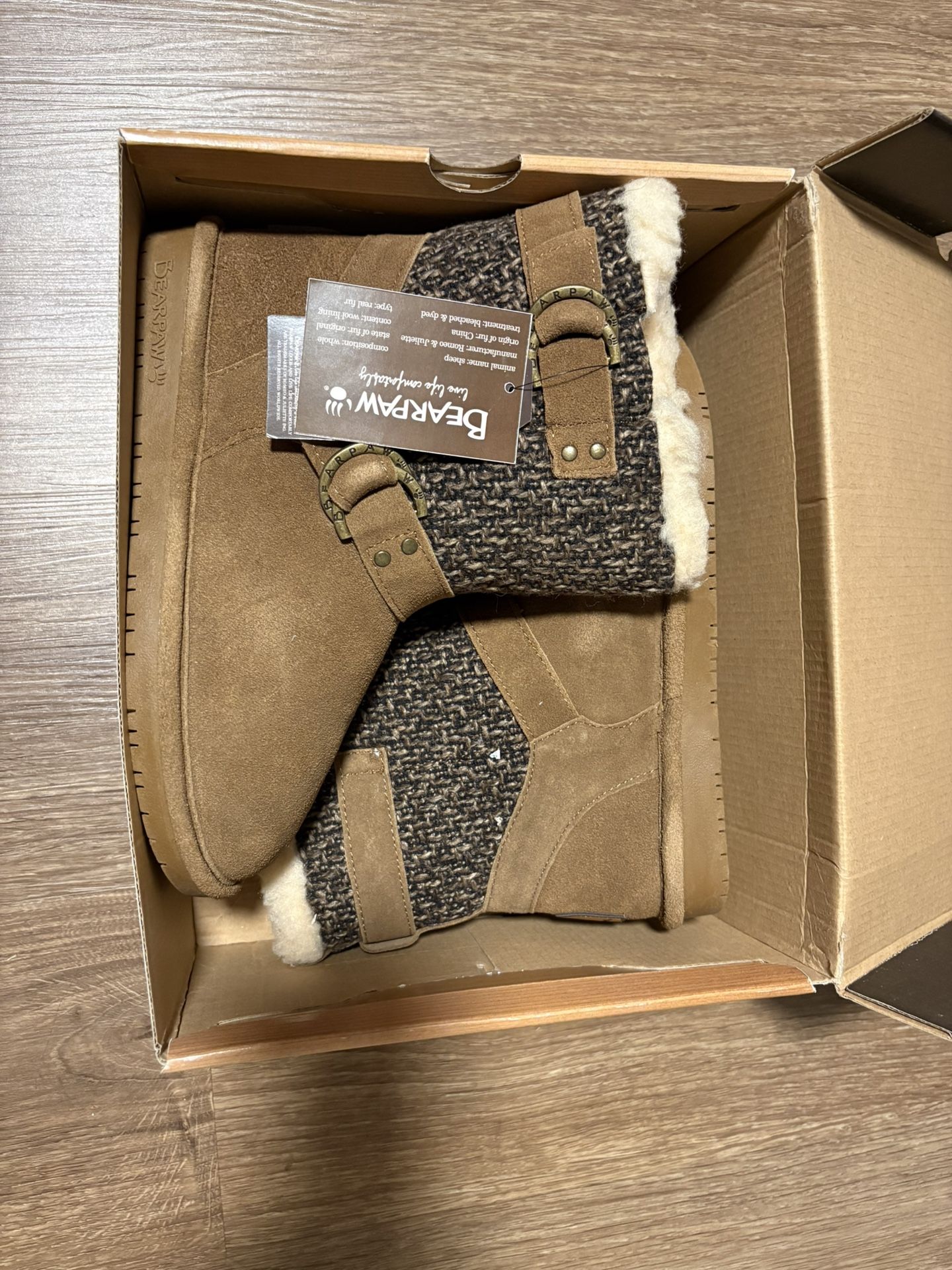NIB Bearpaw Nova Hickory II Boots, Size 6