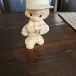 PRECIOUS MOMENTS  FIGURINE 