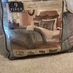 9 Piece Queen Bedding Ensemble 