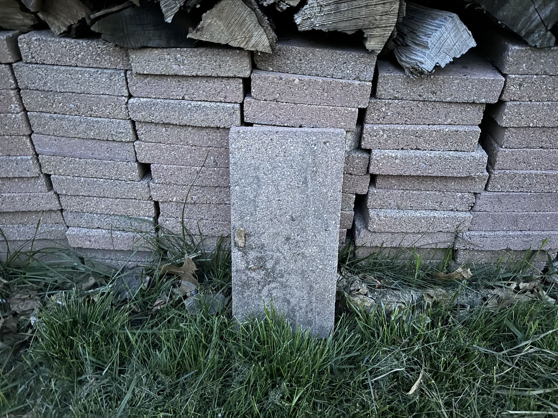 120 Pieces of Patio Paver Blocks 16-in L x 8-in W x 2-in H Rectangle Gray Concrete Patio Stone