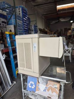 Champion Cooler
2800 CFM 2-Speed Window Evaporative Cooler for 600 sq. ft. (with Motor