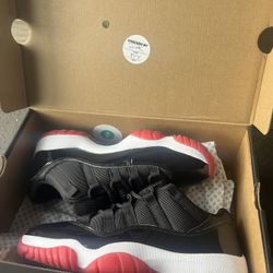 low breads jordan 11s