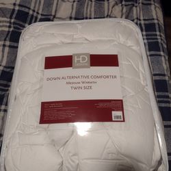 HD Designs Down Comforter-Twin
