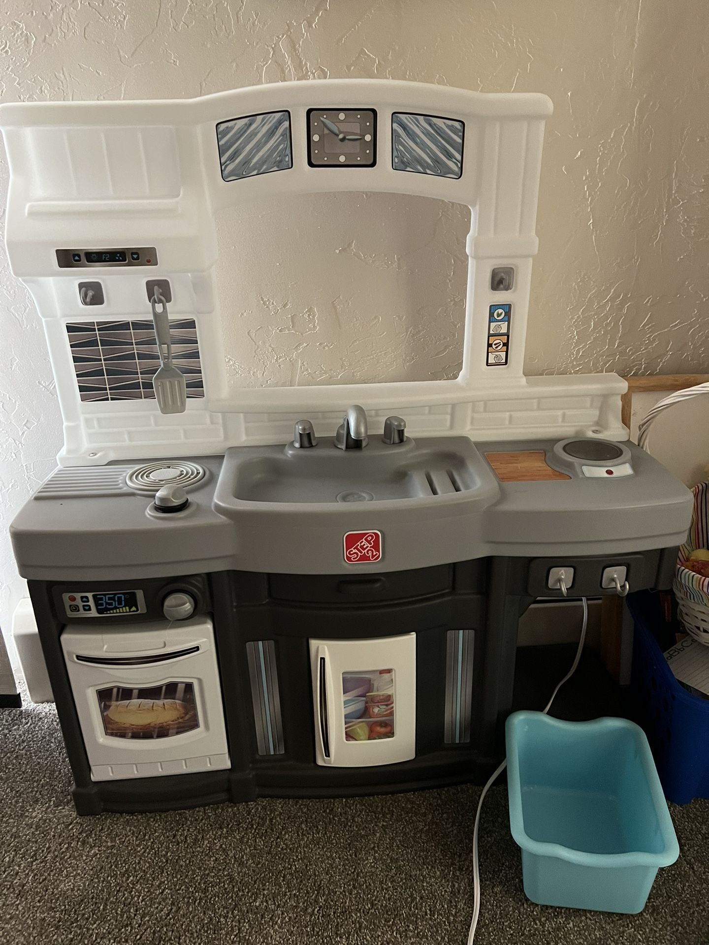 Step 2 Toddler Play Kitchen