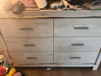 Dresser set for queen bed frame