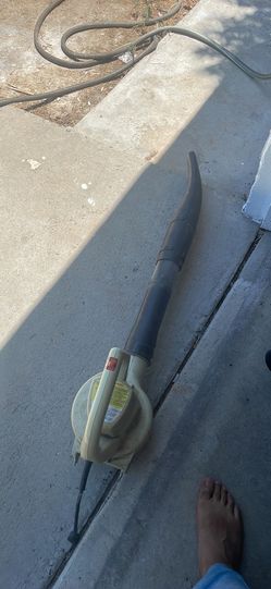 Leaf Blower