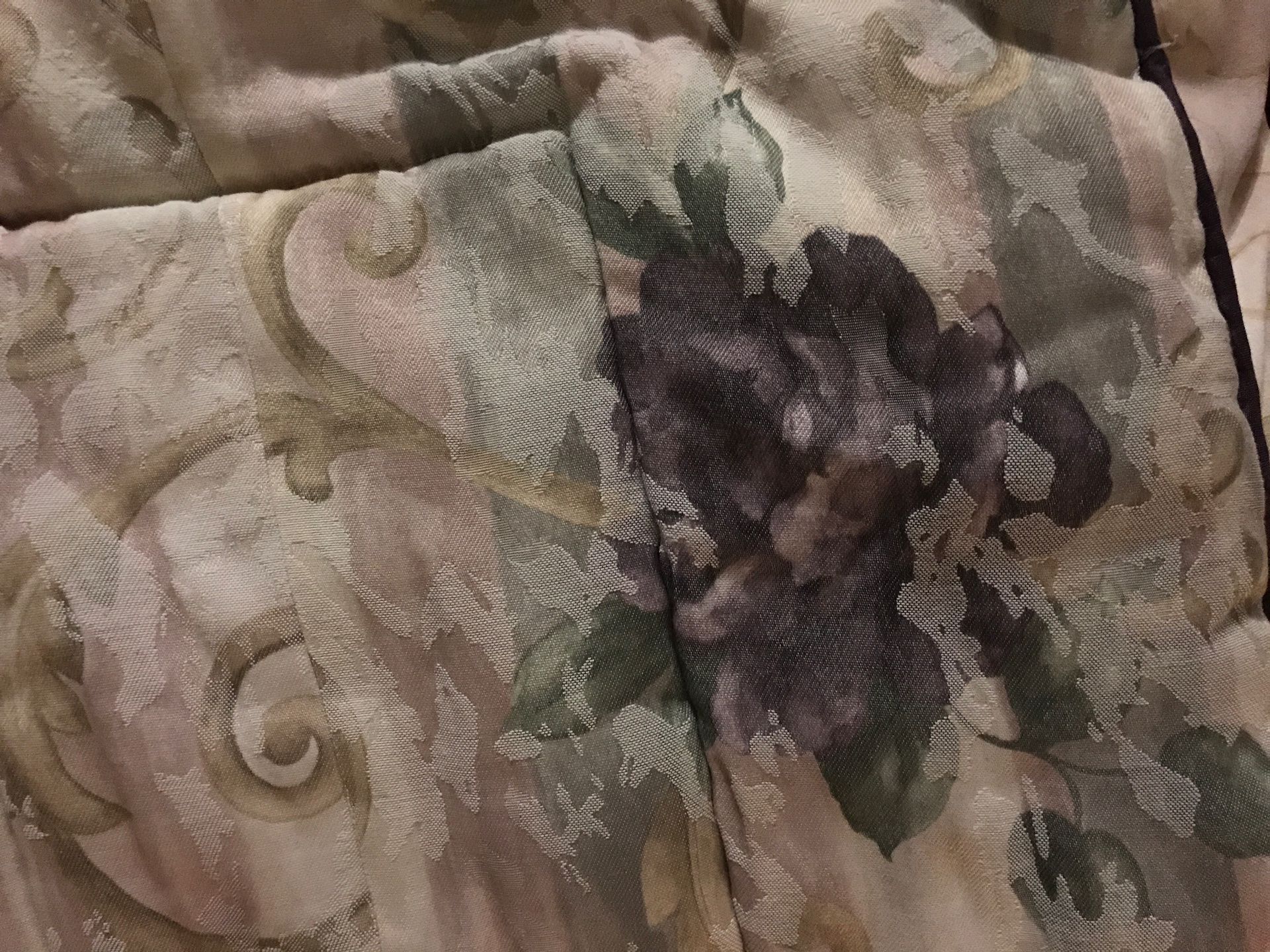 Queen comforter and bed ruffle - purple flowers